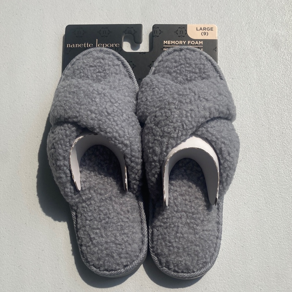 Nanette Lepore Gray x band Slipper memory foam
Indoor outdoor sole Large 9